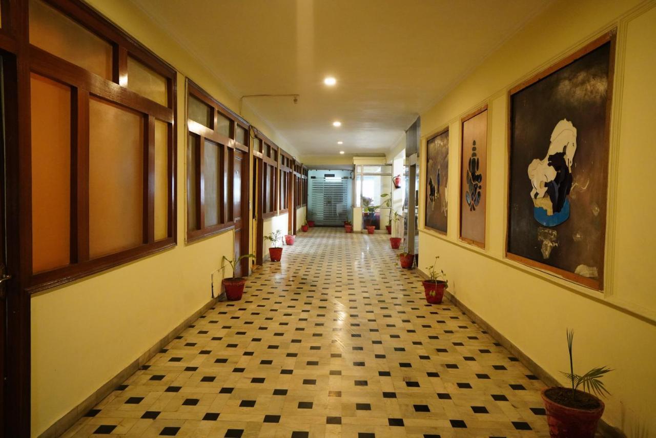 Hotel Gaurab Near Paltan Bazaar Déhrádún Exteriér fotografie