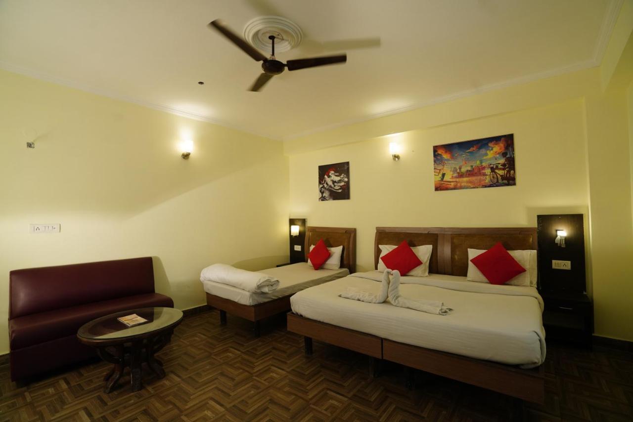 Hotel Gaurab Near Paltan Bazaar Déhrádún Exteriér fotografie