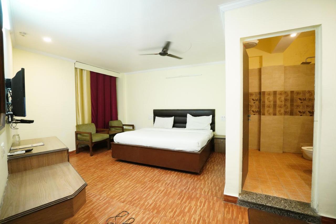 Hotel Gaurab Near Paltan Bazaar Déhrádún Exteriér fotografie