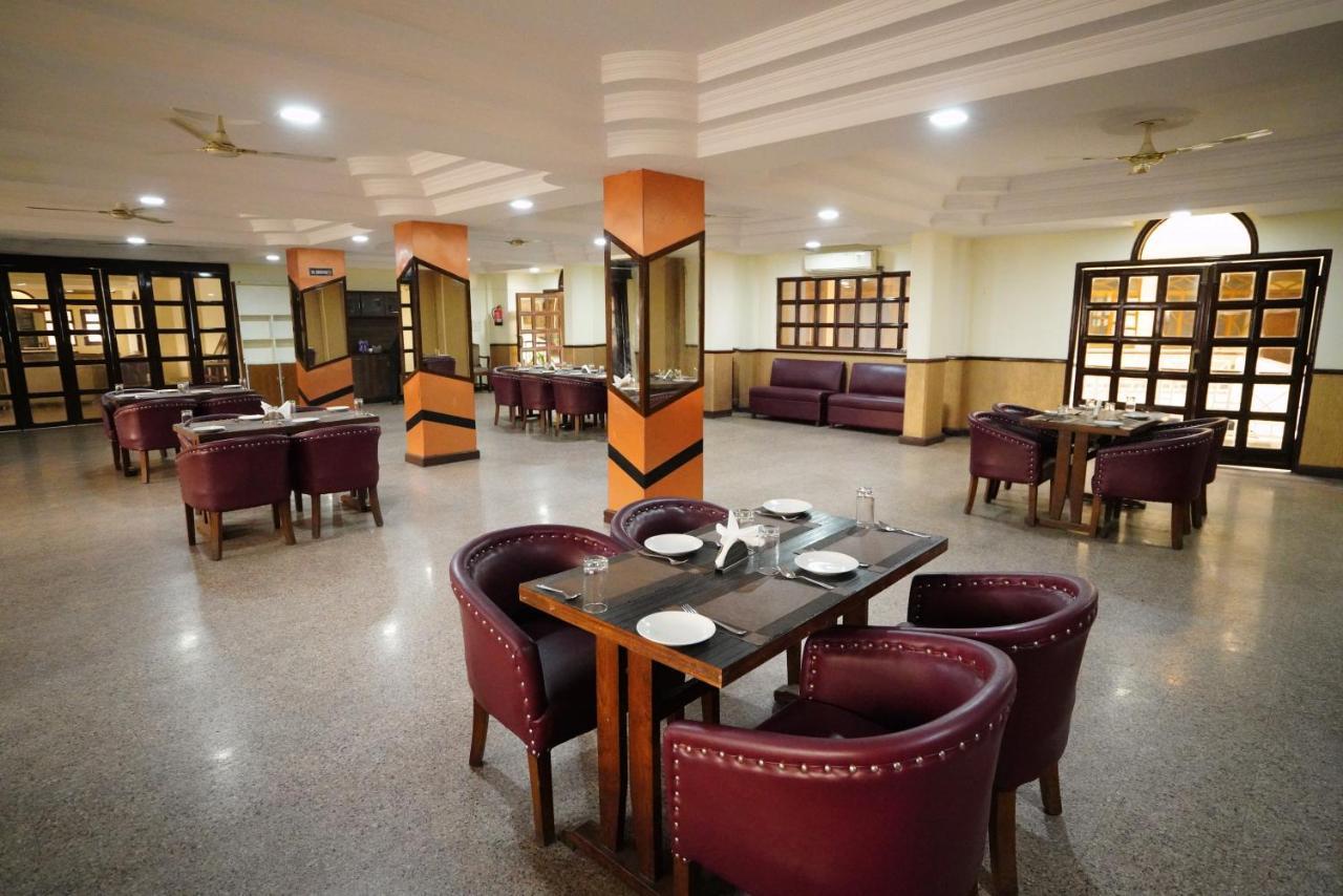 Hotel Gaurab Near Paltan Bazaar Déhrádún Exteriér fotografie