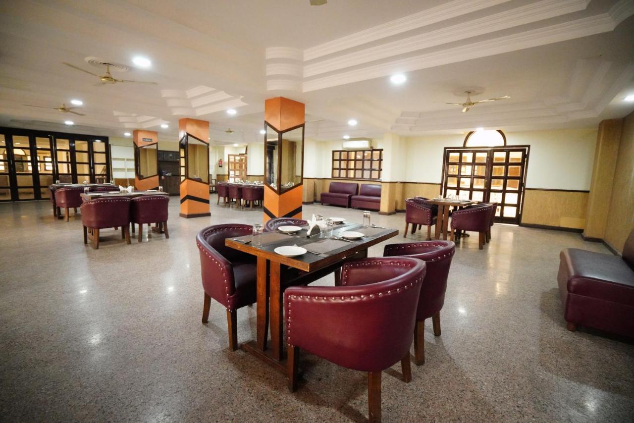 Hotel Gaurab Near Paltan Bazaar Déhrádún Exteriér fotografie