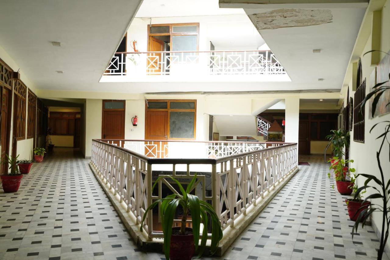 Hotel Gaurab Near Paltan Bazaar Déhrádún Exteriér fotografie